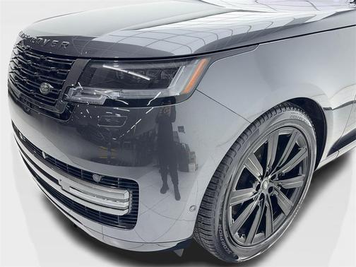 2023 Land Rover Range Rover P530 SE