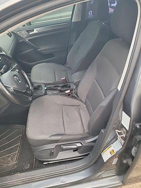 2018 Volkswagen Golf TSI S