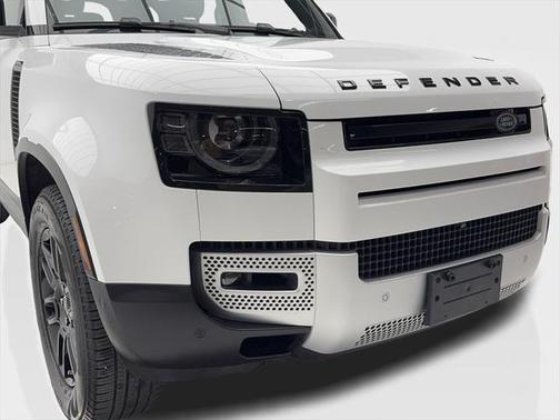 2024 Land Rover Defender 110 P300