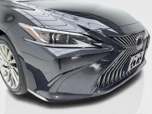 2021 Lexus ES 300h Luxury