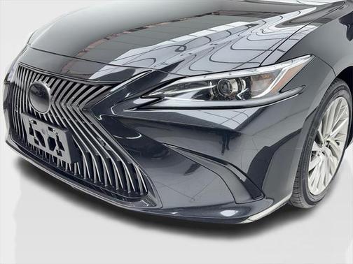 2021 Lexus ES 300h Luxury