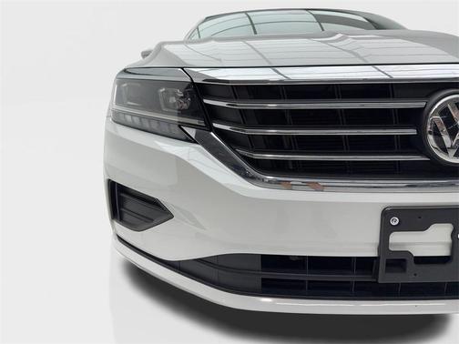 2022 Volkswagen Passat 2.0T SE