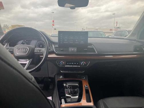 2023 Audi Q5 45 S line Premium Plus
