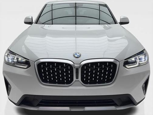 2024 BMW X4 xDrive30i