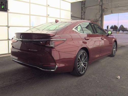 2022 Lexus ES 250 Base
