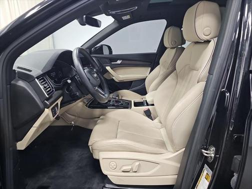 2022 Audi Q5 45 S line Premium Plus