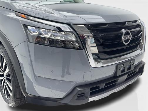 2025 Nissan Pathfinder Platinum FWD