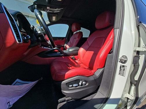 2020 Porsche Cayenne Base