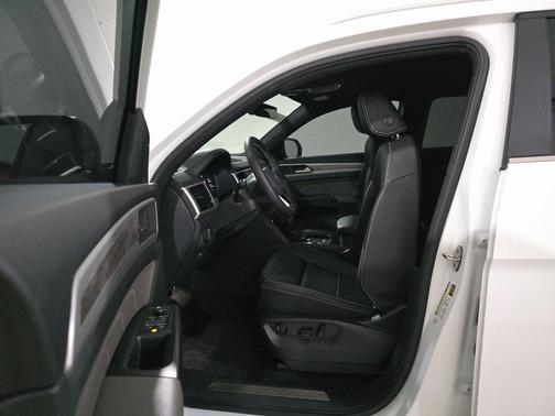 2023 Volkswagen Atlas Cross Sport 2.0T SE w/Technology