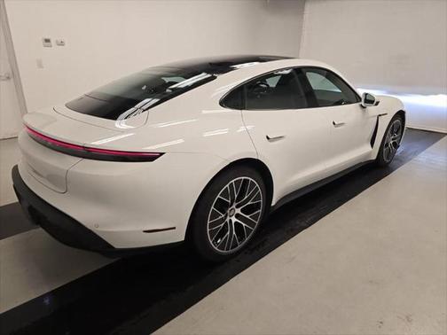 2022 Porsche Taycan Base