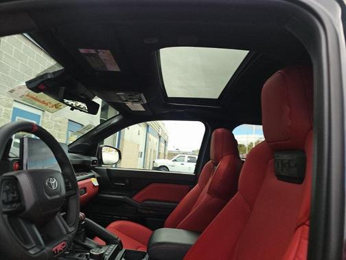 2025 Toyota Tacoma Hybrid TRD Sport