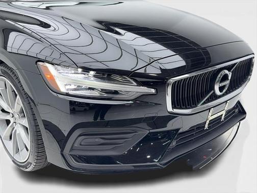 2020 Volvo S60 T5 Momentum