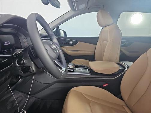 2023 Audi Q7 45 Premium Plus