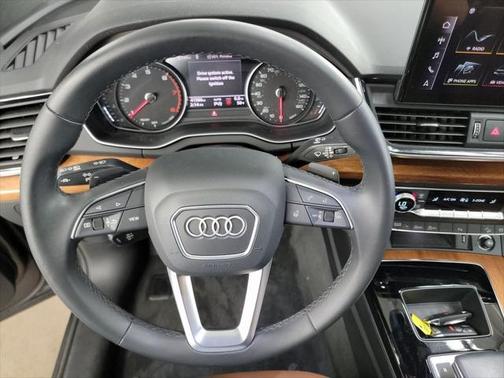 2022 Audi Q5 45 S line Premium