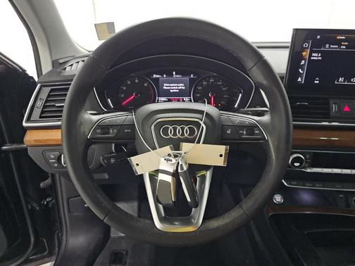 Mythos Black Metallic 2023 Audi Q5 45 S line Premium