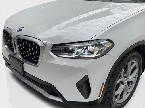 2024 BMW X4 xDrive30i