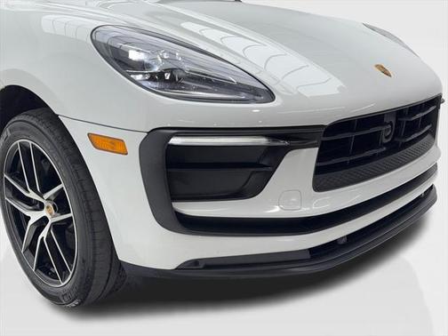 2023 Porsche Macan Base