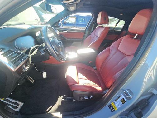 2023 BMW X4 xDrive30i