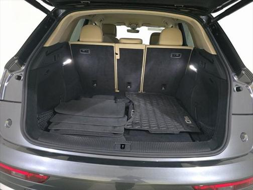 2022 Audi Q5 45 S line Premium