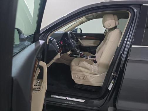 2022 Audi Q5 45 S line Premium