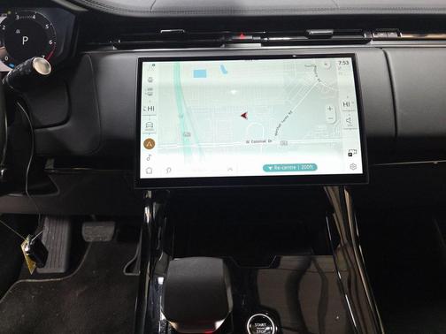 2025 Land Rover Range Rover Sport SE