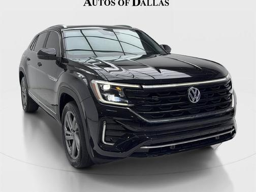 Deep Black 2024 Volkswagen Atlas Cross Sport 2.0T SEL