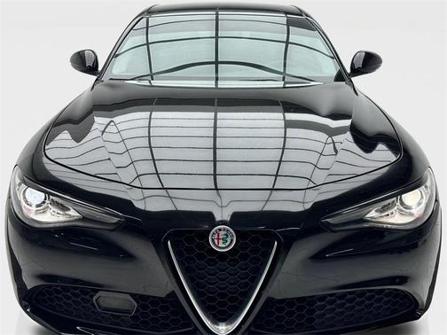 2019 Alfa Romeo Giulia Base