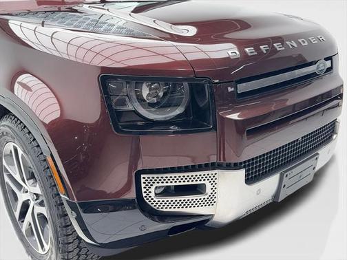 2023 Land Rover Defender 130 SE