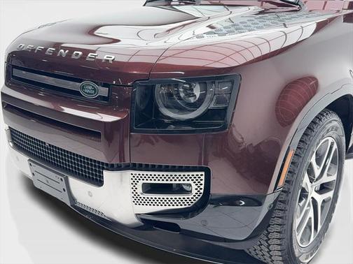 2023 Land Rover Defender 130 SE