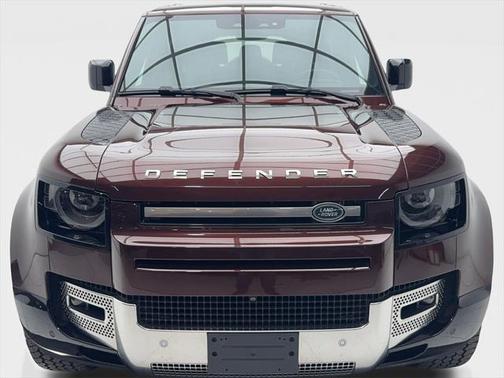2023 Land Rover Defender 130 SE