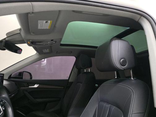 Ibis White 2023 Audi Q5 40 Premium