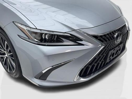 2022 Lexus ES 350 Base