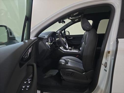 2022 Audi Q7 55 Premium Plus