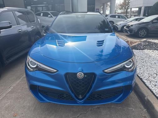 2022 Alfa Romeo Stelvio Quadrifoglio