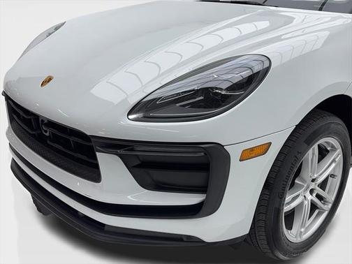 2023 Porsche Macan Base