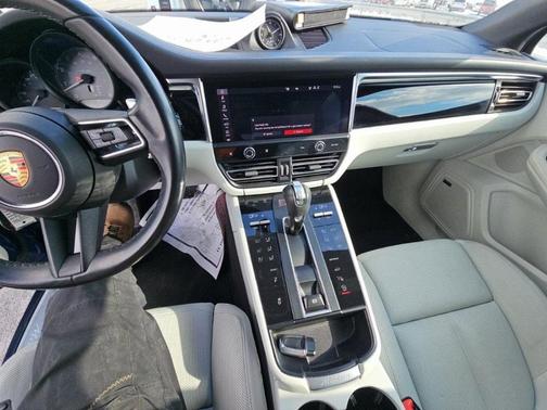 2022 Porsche Macan S