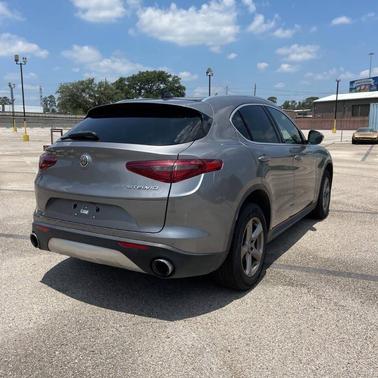 2021 Alfa Romeo Stelvio Base