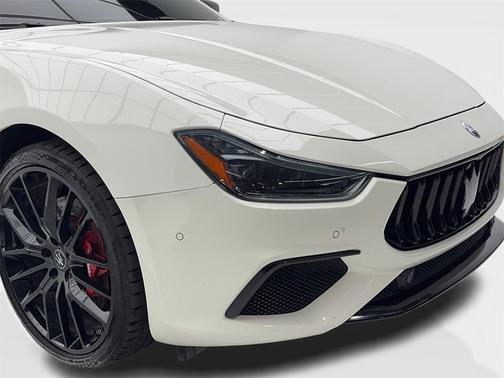 2023 Maserati Ghibli Modena