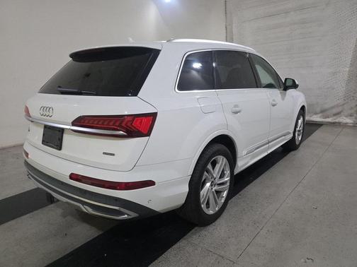 2022 Audi Q7 55 Premium