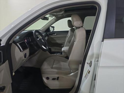 2023 Volkswagen Atlas 3.6L SE w/Technology