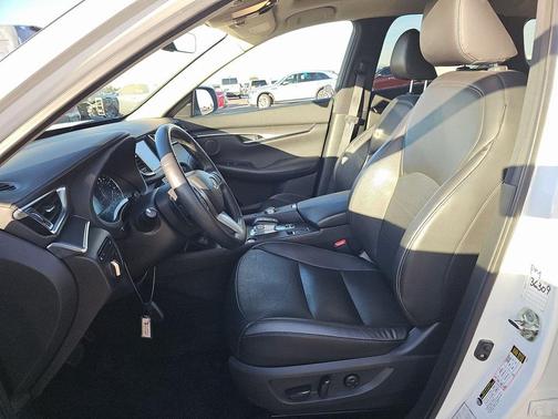 2024 INFINITI QX50 LUXE