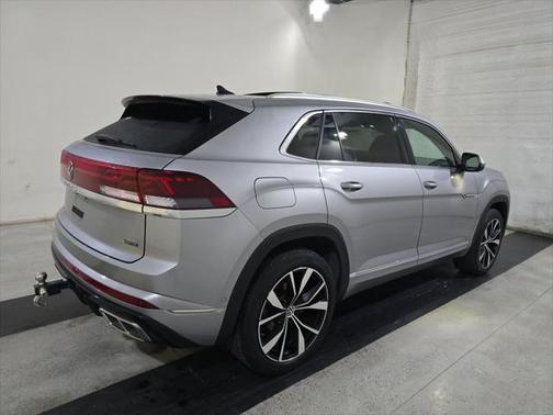 2024 Volkswagen Atlas Cross Sport 2.0T SEL Premium