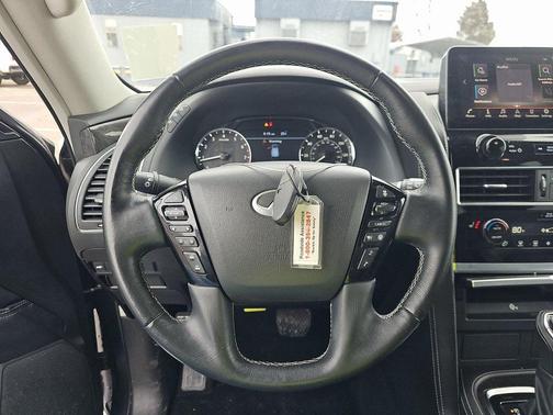 2024 INFINITI QX80 Luxe