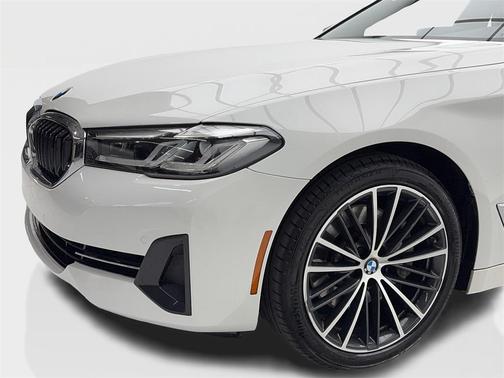 2022 BMW 530 i
