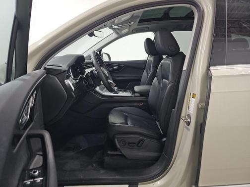Vicuna Beige Metallic 2023 Audi Q7 45 Premium