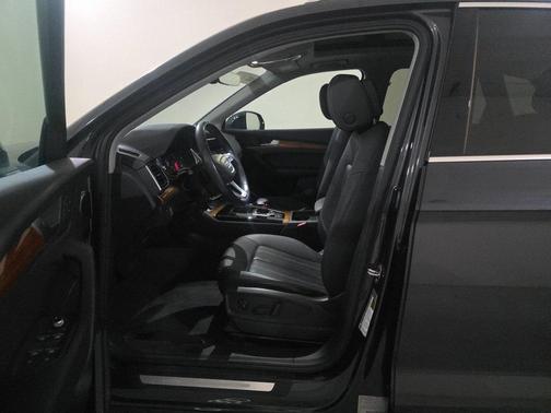 2023 Audi Q5 40 Premium