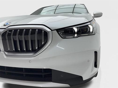 2025 BMW 530 530i SPORT LINE,NAV,CAM,SUNROOF,HTD STS,HEADS UP