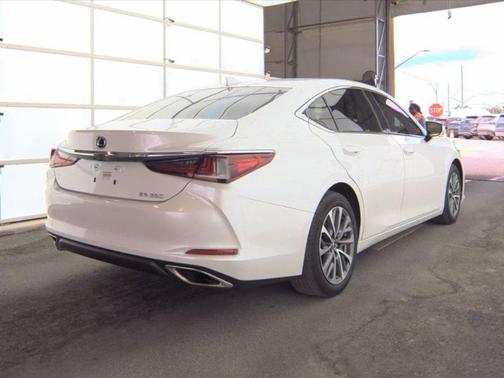2022 Lexus ES 350 Base