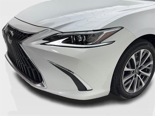 2022 Lexus ES 350 Base