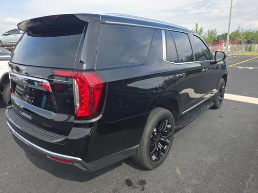2023 GMC Yukon SLT